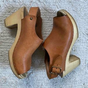 Bryr Suzie Spanish Toe Clogs